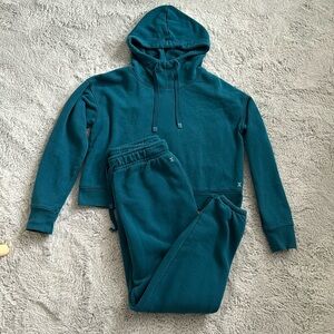 Women’s Xersion Jogger Set